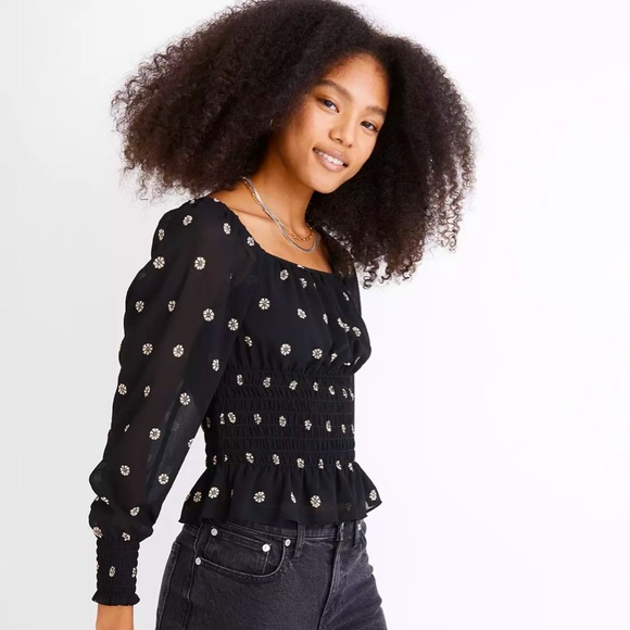 - (Re)sourced Georgette Square-Neck Smock-Waist Top in Bloom Dot - Picture 3 of 7